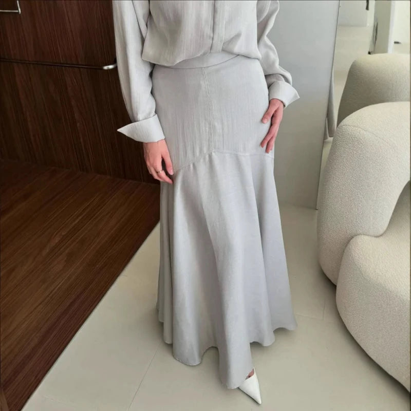 Full-length view of grey modest two-piece set with relaxed loose fit and elastic waist
